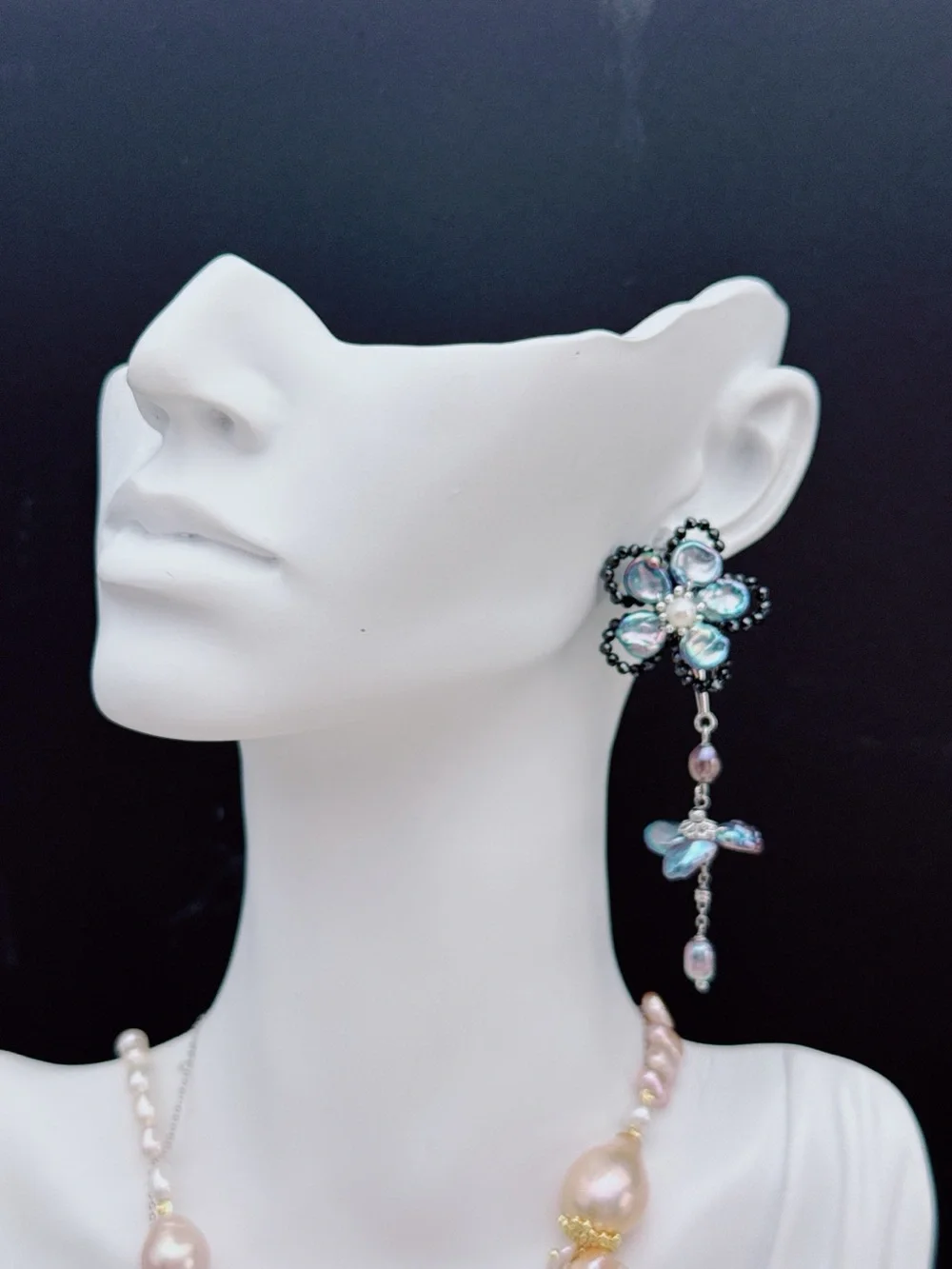 26E516 Handmade Freshwater Baroque Pearl Black Spinel Flower Dangling Earrings